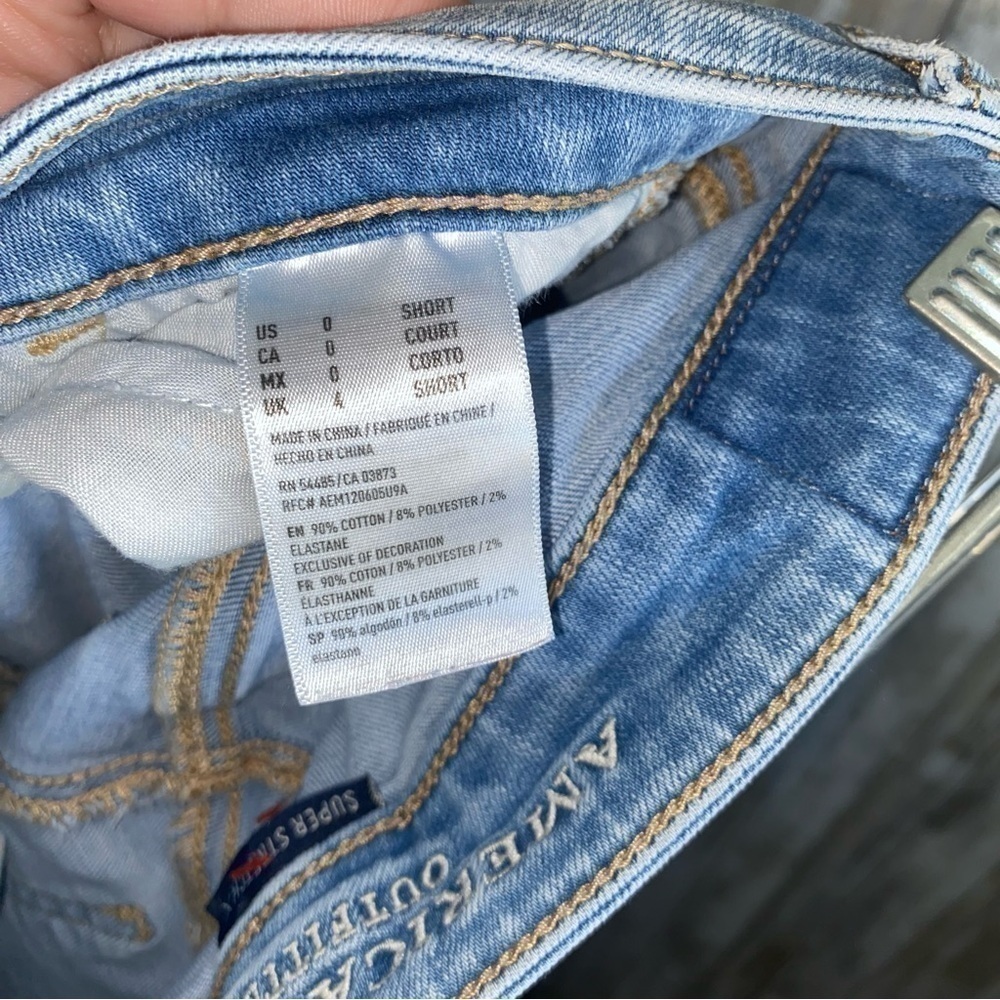 American Eagle Super Stretch X Light Wash Distressed Jeggings Short - Picture 9 of 10